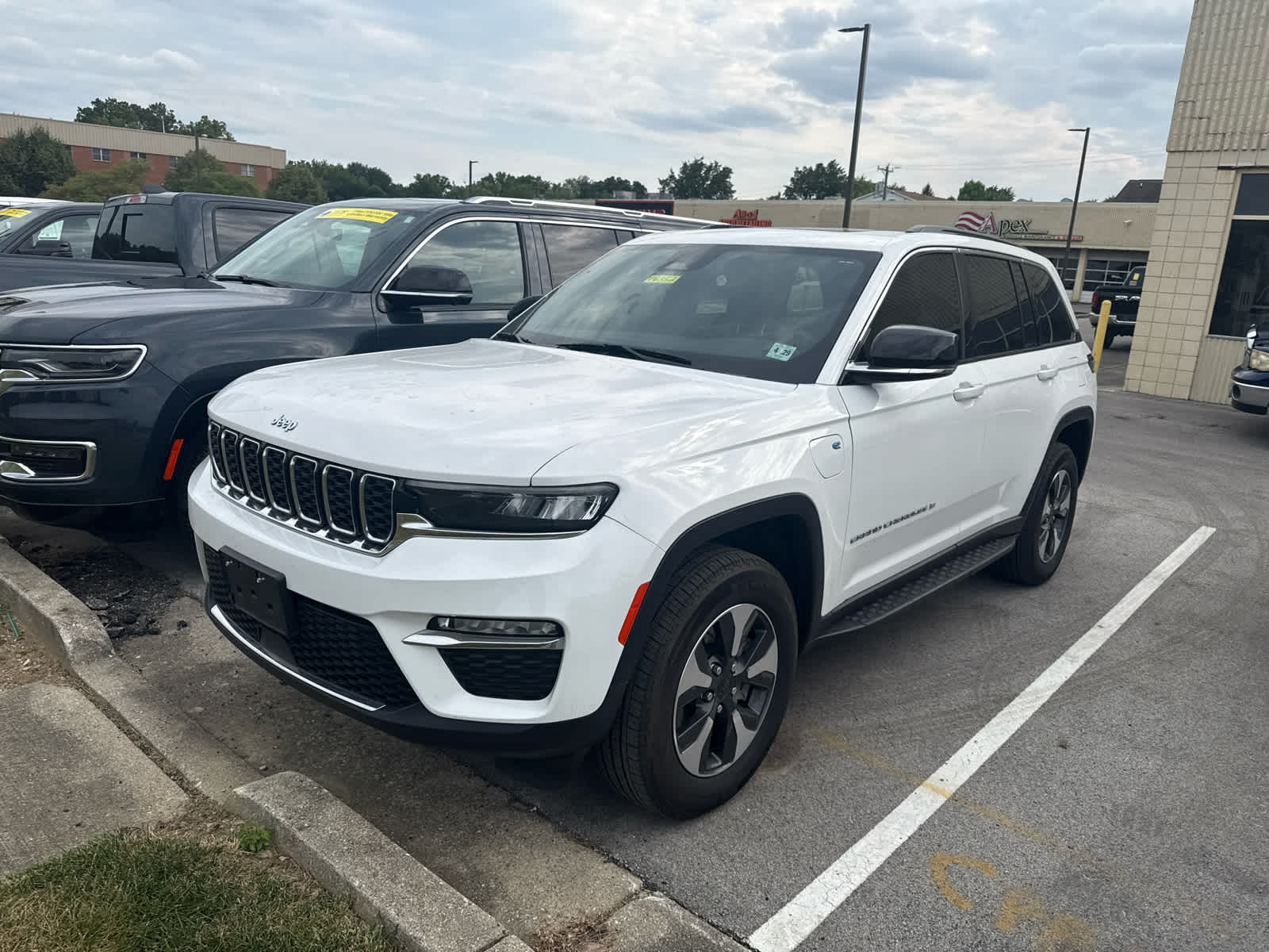 jeep grand cherokee 2024 1C4RJYB64RC114583 image jeep grand cherokee 2024 1C4RJYB64RC114583 image